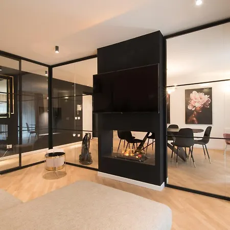 Apartment Brera Premium Near Duomo Wifi